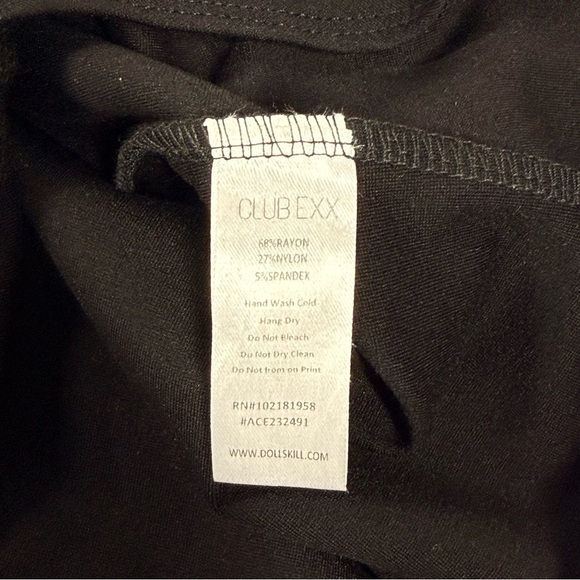 Esley | Black & White Chevron Striped Knit Halter Dress NWT - Picture 13 of 14